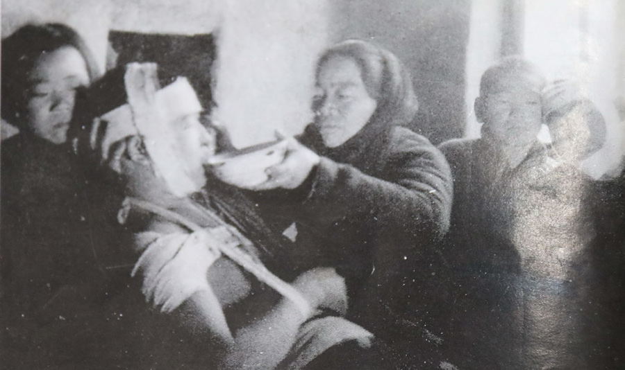 Old photos tell story of 'Mother of Soldiers'