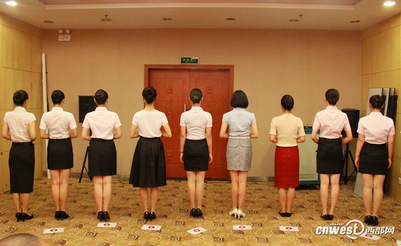 400 pretty faces vie for becoming flight attendants