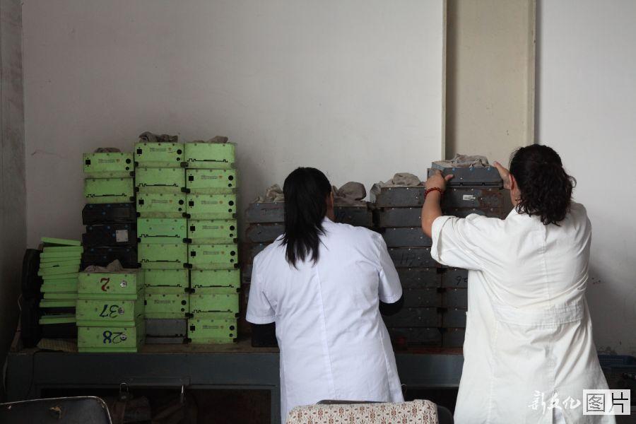 Counting money from bus fares not an easy job 