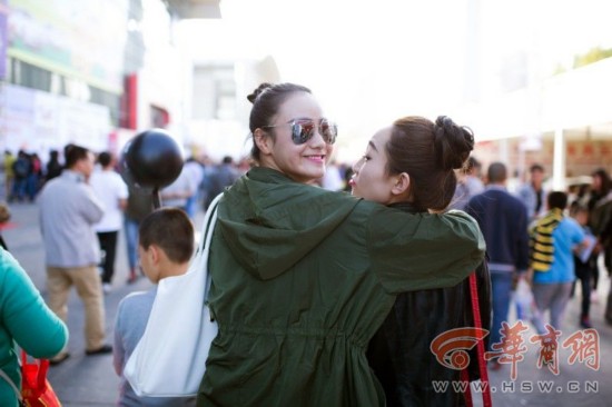 Real life of a college girl who works as a car model