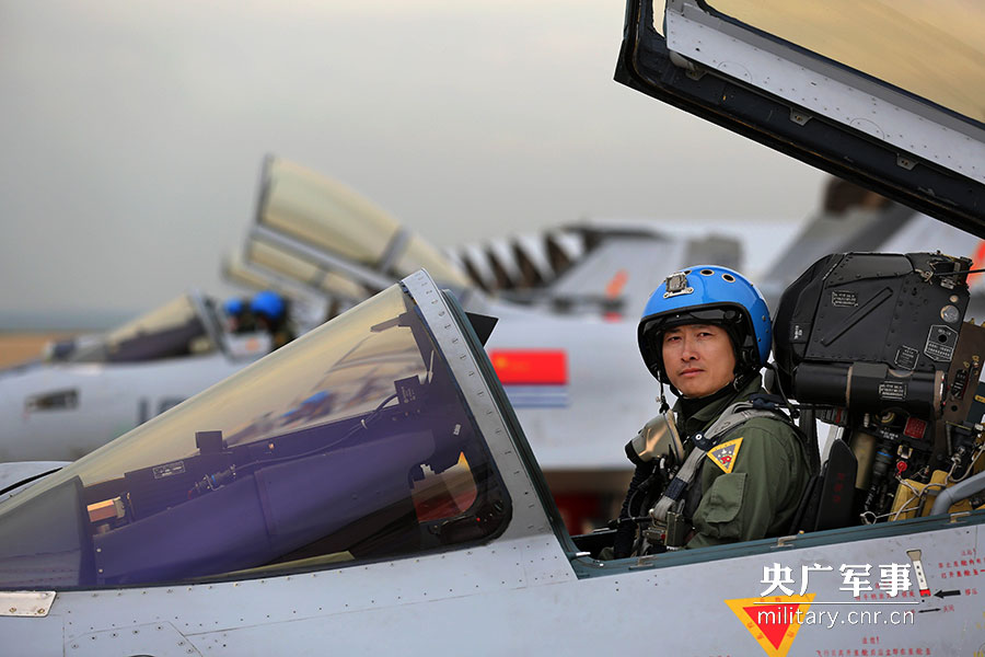 China's first generation of carrier-based fighter jet pilot