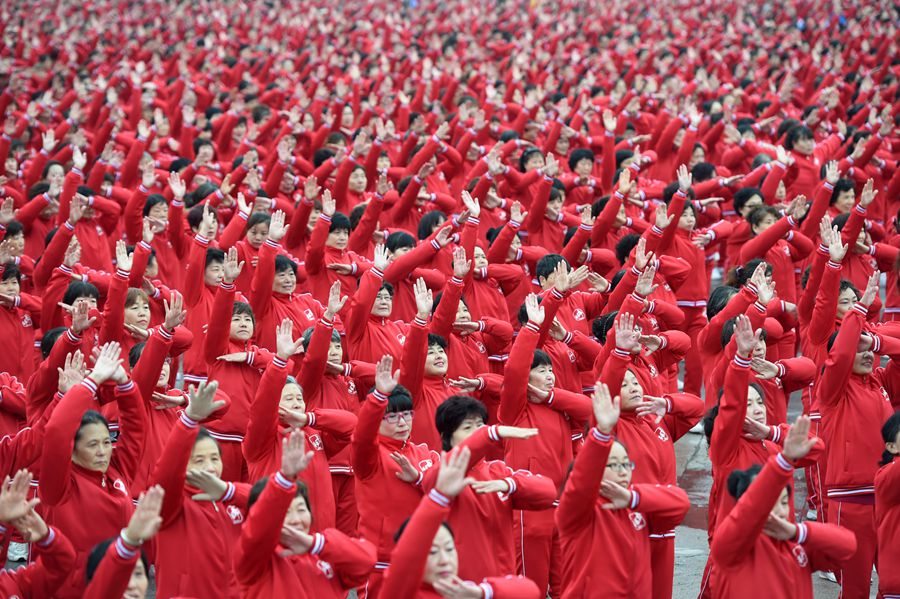 20,000 square dancers break Guinness World Record