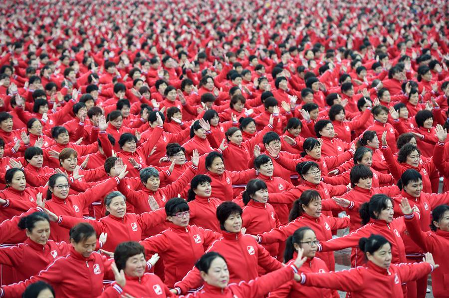 20,000 square dancers break Guinness World Record