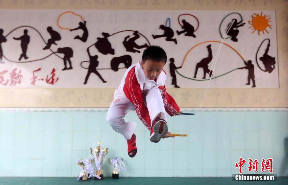 5th grader breaks world record with 7.3 jumps in 1 second