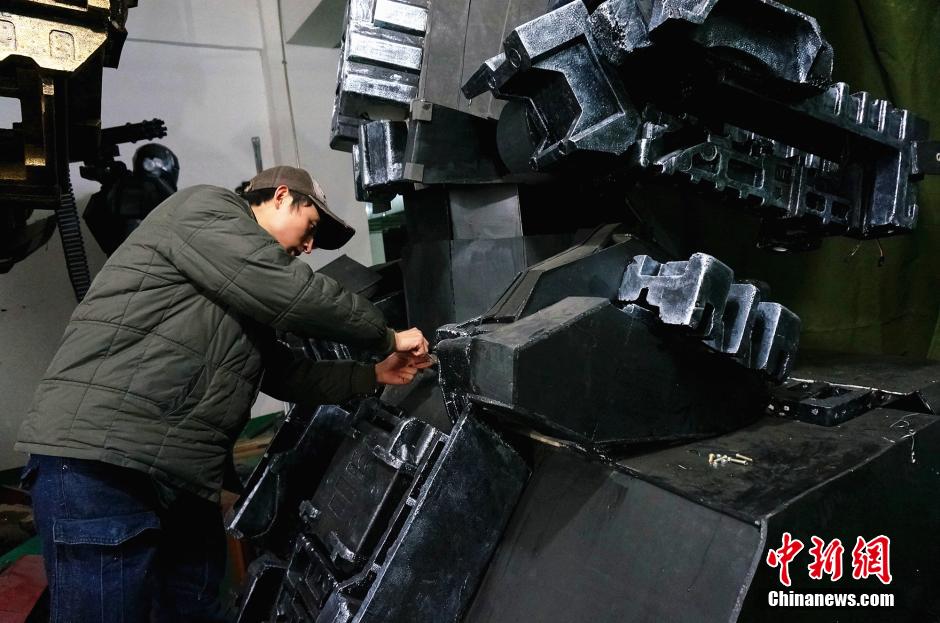 Teacher makes a robot in C China