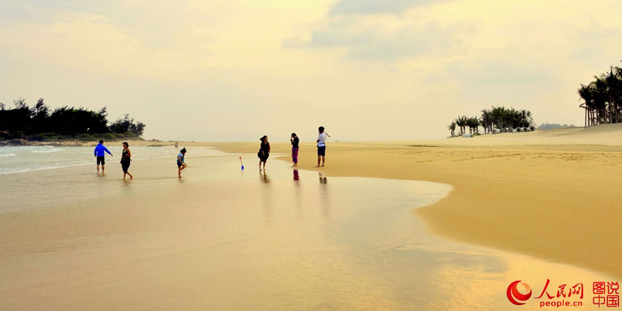 Deep love for breathtaking Hainan
