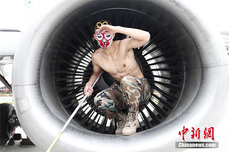 University students dressed up as 'Monkey King' to express hope to see 'Monkey King' actor at New Year Gala