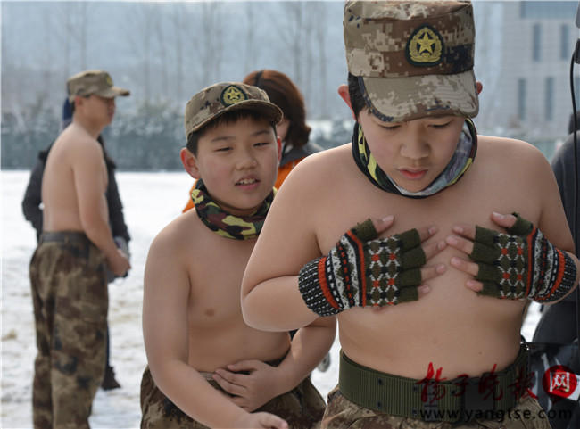 Children as young as 3 conduct naked training in snow