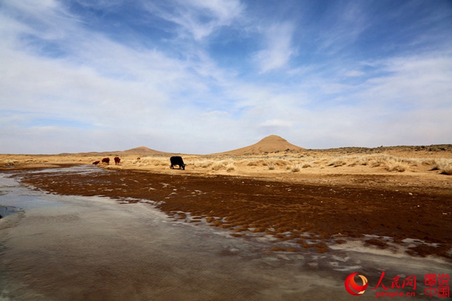 Chahar paleovolcano in early spring

