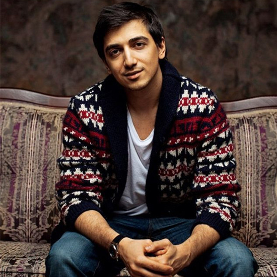 Follow me to my Weibo — Photographer Murad Osmann opens Weibo account