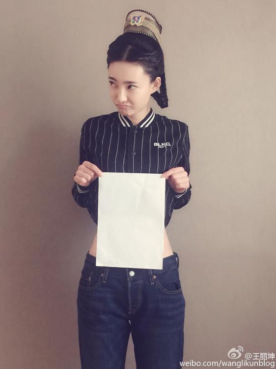 Female stars show off their 