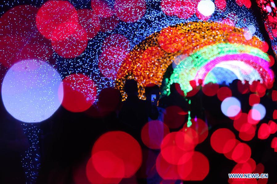 Xinhua weekly photos: April 11- April 17