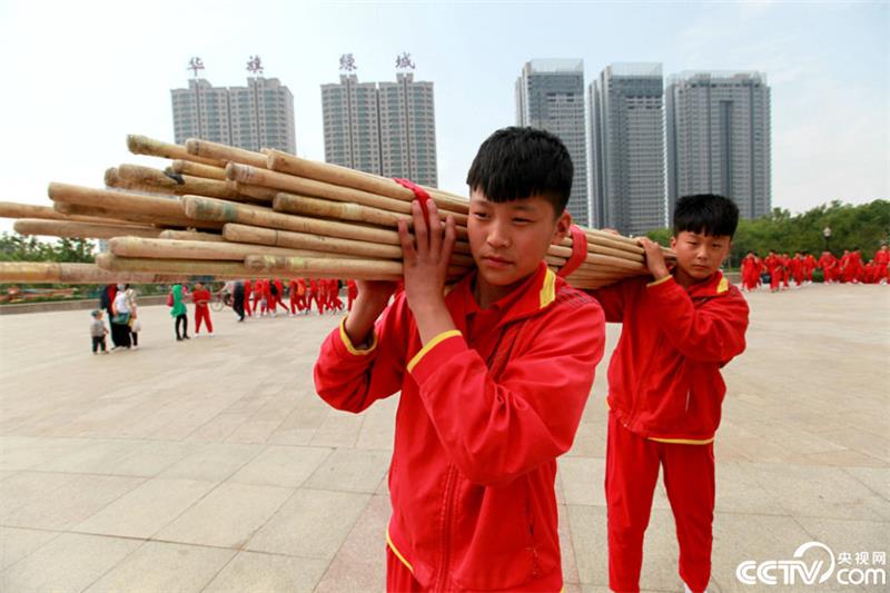 2,000 children stage martial art performance in Shandong