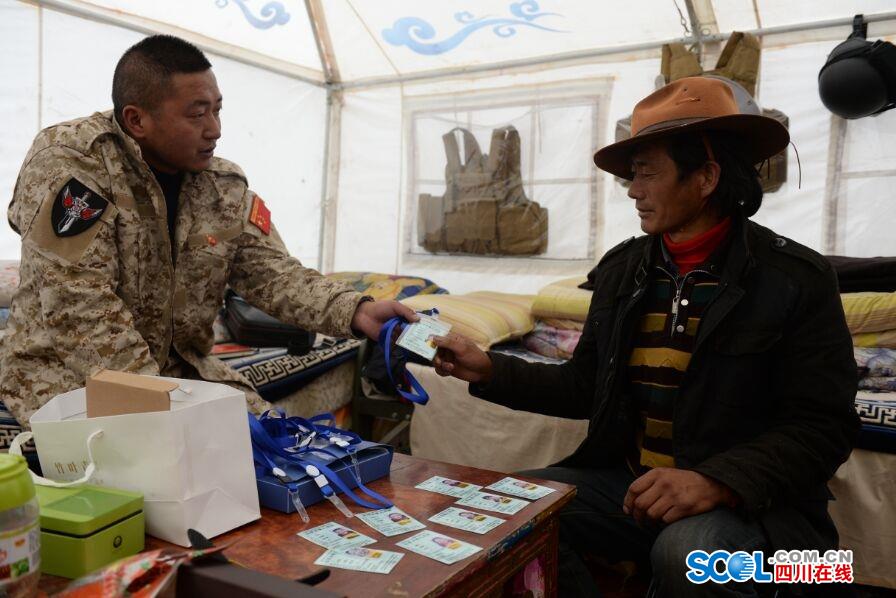 Cordyceps diggers camp out on Chinese plateau