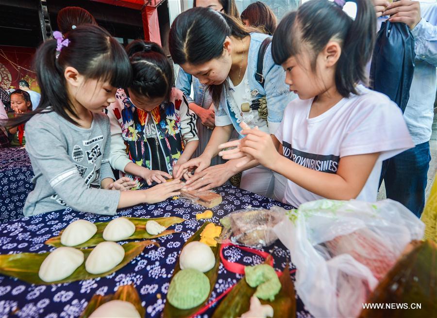 Mid-Autumn Festival celebrated around China