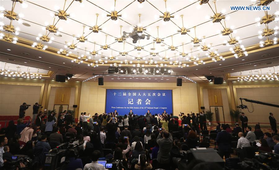 Finance minister meets press for 5th session of 12th NPC