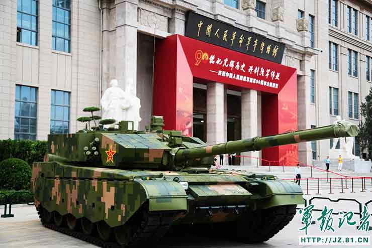 PLA weapons exhibition opens to the public