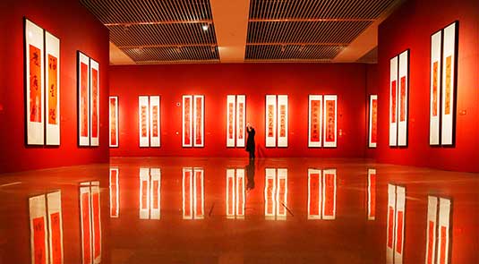 Exhibition showcases 'chunlian' couplets