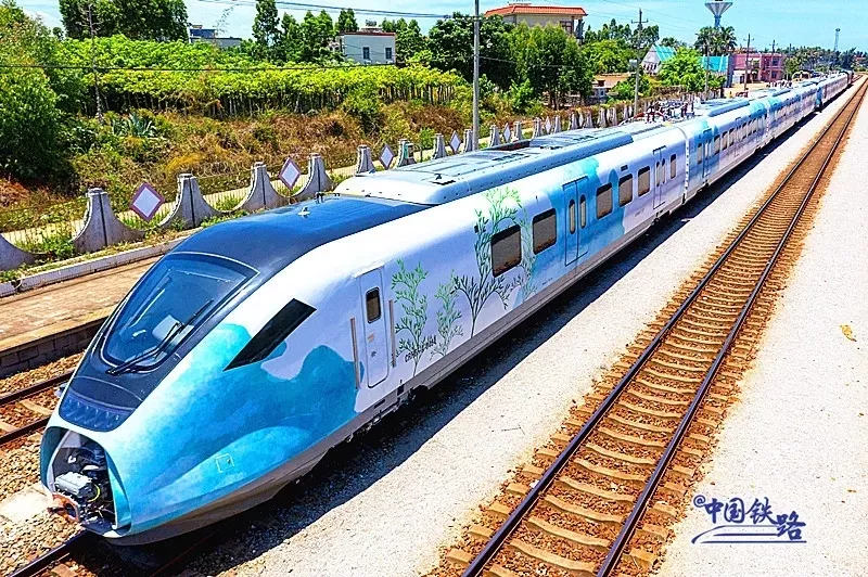 New coatings for Haikou high-speed commuter trains unveiled