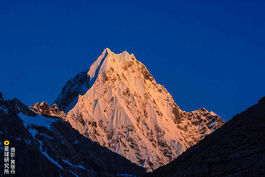 Hi, I am China: Four Girls Mountain in southwest China's Sichuan province