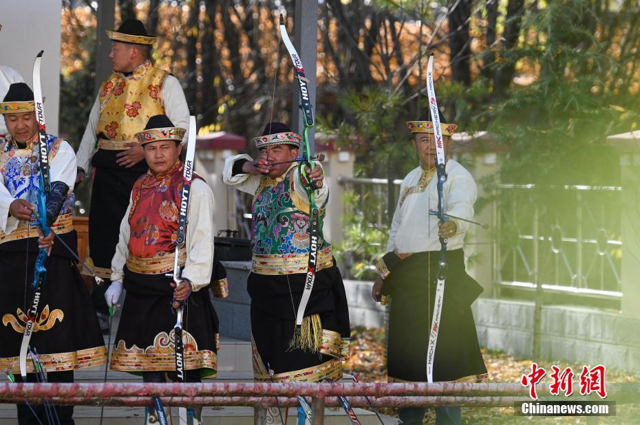 People celebrate Gongbo New Year in Tibet