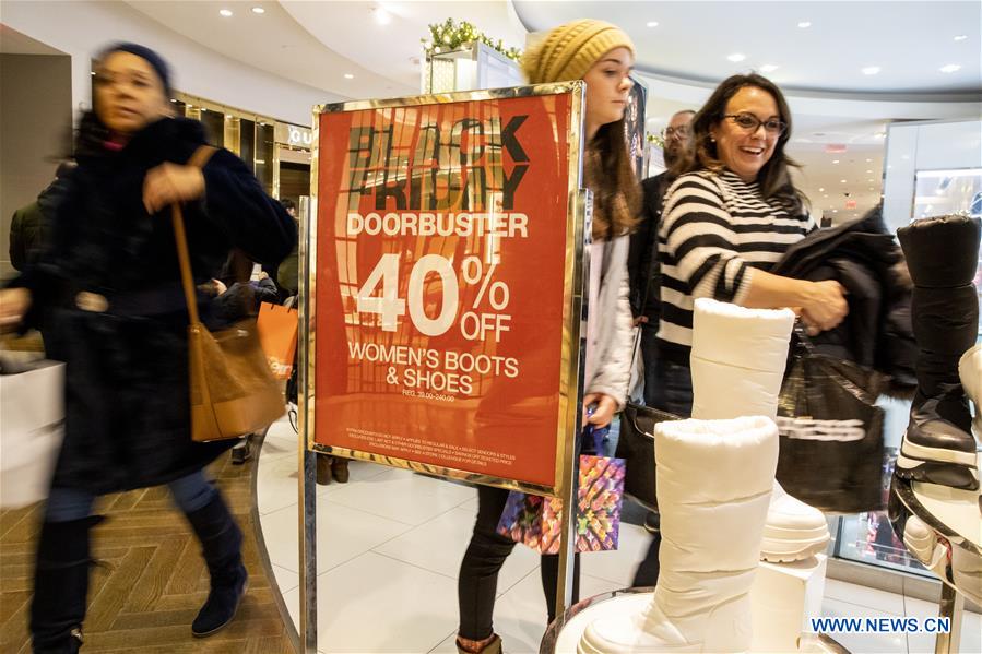 People do shopping for Black Friday sales in New York