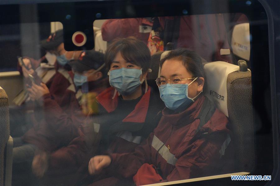 Medical workers from Hunan set off for Wuhan to aid novel coronavirus control efforts