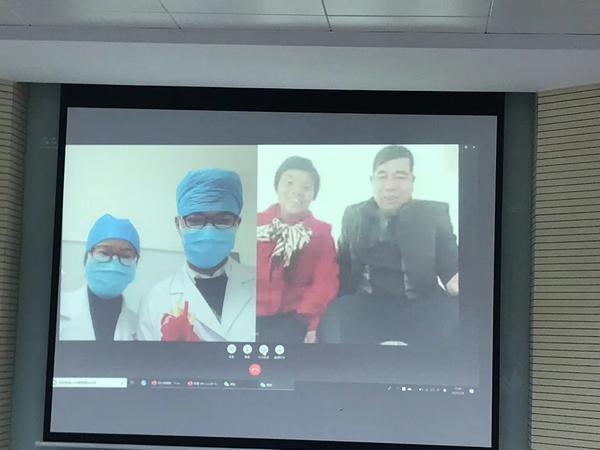 Special wedding for Chinese doctor couple battling epidemic