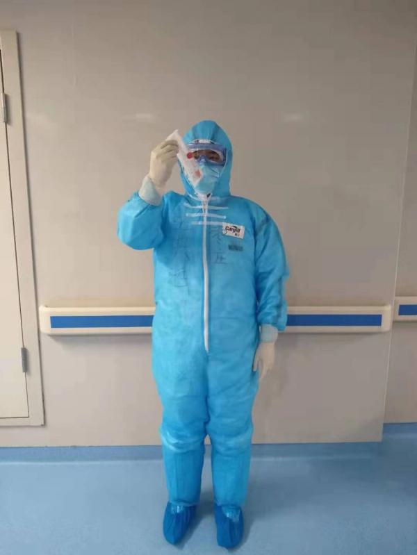 Shandong medical team in Hubei isolation ward praised for sign language system