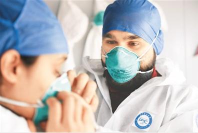 Foreign volunteers join in fight against epidemic in China