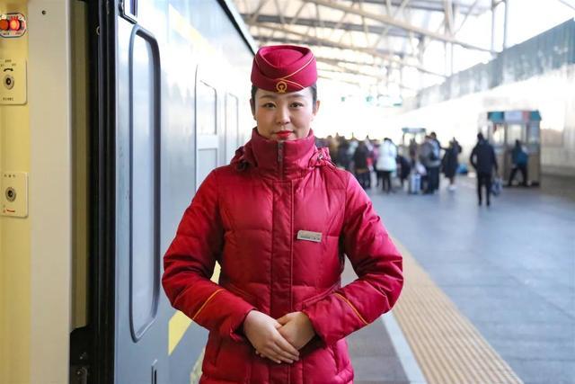 Attendants change uniforms six times as train moves southward