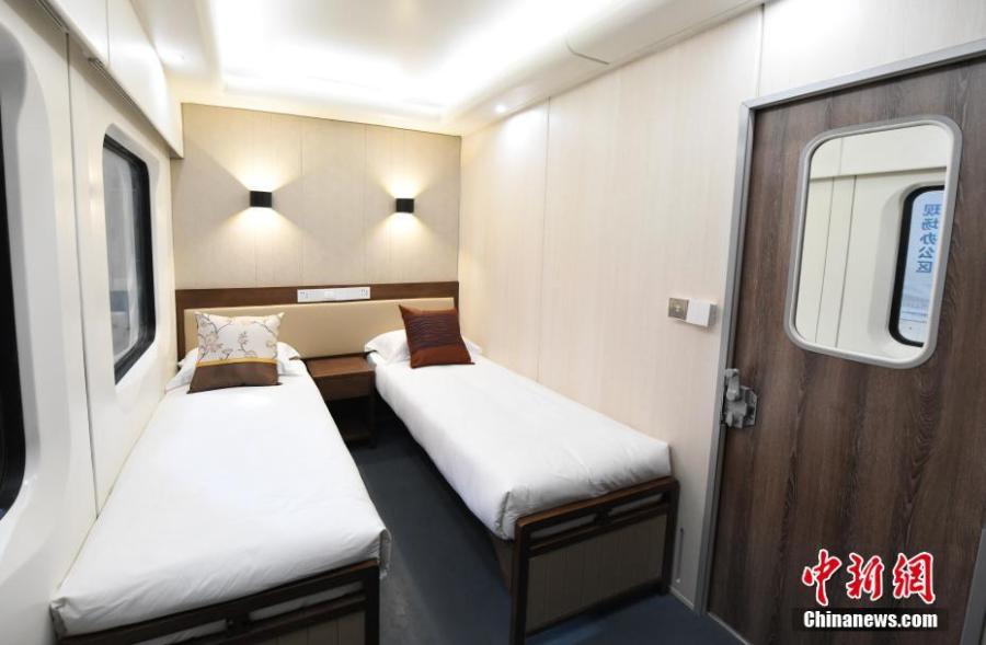 Take a look at panda-themed train in southwest China