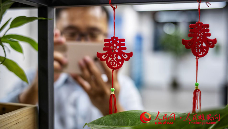 People shop for Spring Festival in Xiongan New Area