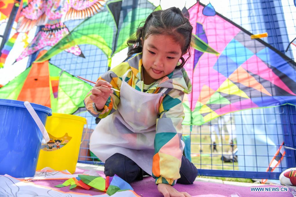 Tourism booms as China's five-day May Day holiday starts