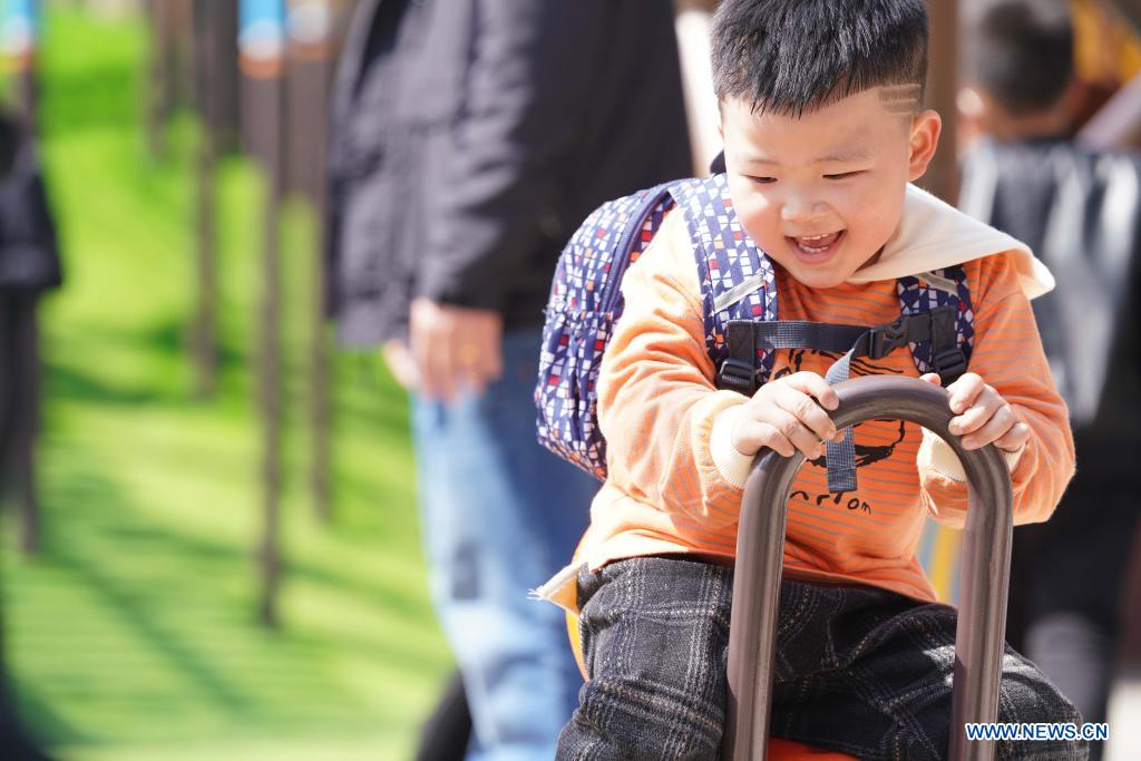 Tourism booms as China's five-day May Day holiday starts