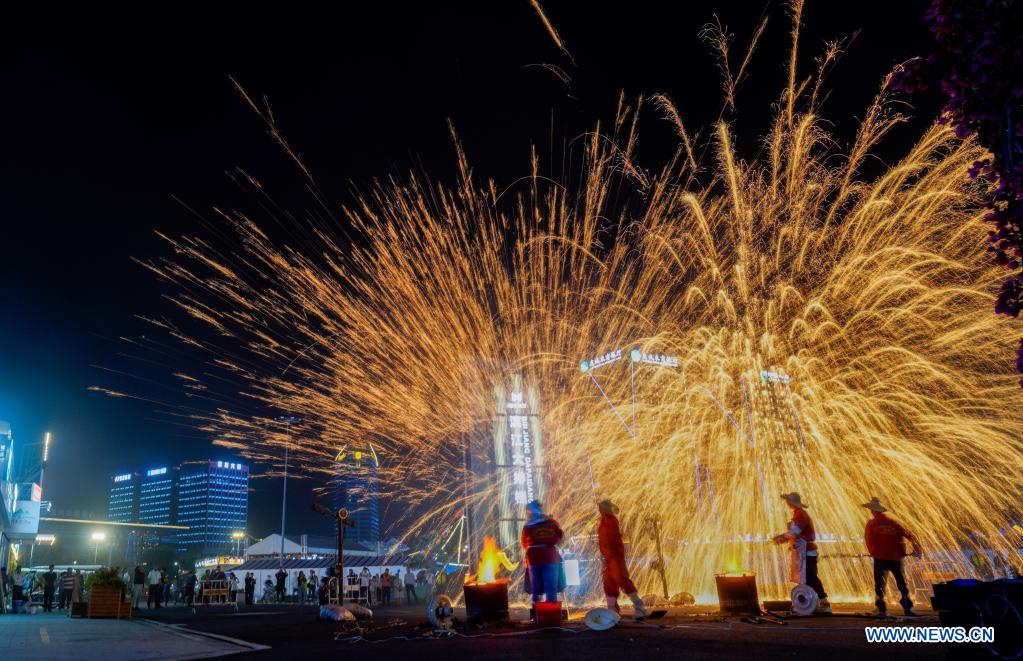 Wenzhou in east China's Zhejiang develops night economy