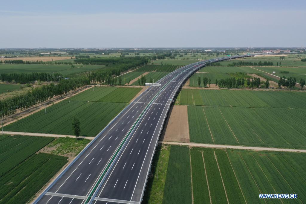 Three expressways in Xiong'an open to traffic