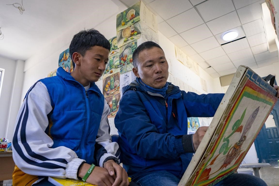 Shanghai teacher blazes new trail for Tibet students with fine art education