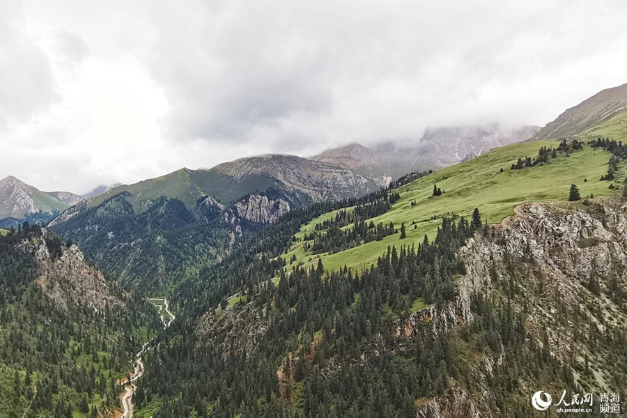 In pics: Beautiful scenery of Sanjiangyuan region in NW China's Qinghai