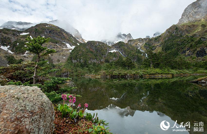 Explore wonderland created by an alpine lake cluster in SW China's Yunnan
