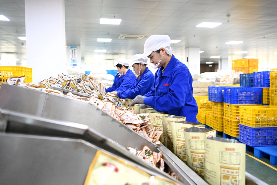 South China's Liuzhou delivers over 100 million prepackaged snail noodles in 2021