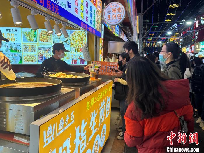 Night economy in China’s Guangxi lights up streets once again