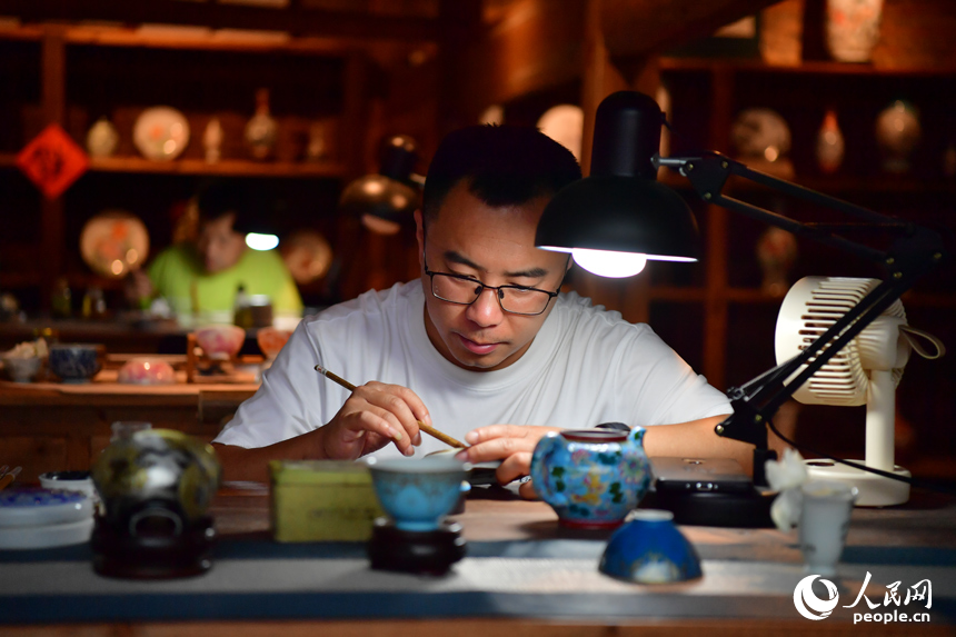 Young artisans chase dreams in