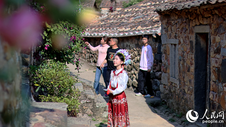 'Oil painting mountain village' beckons spring tourists in SE China's Fujian