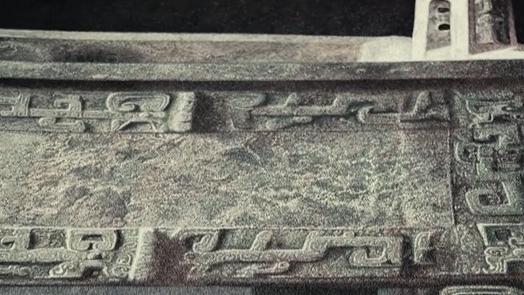 Silk thread and bronze: Suzhou embroidery recreates Houmuwu Cauldron