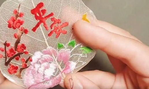 Trending in China|Nature woven into art: Guizhou leaf vein embroidery