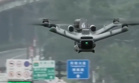 Drone 'airports' on traffic lights