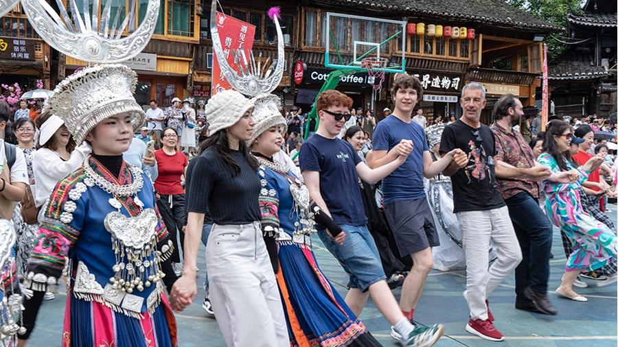 'China Travel' is on fire