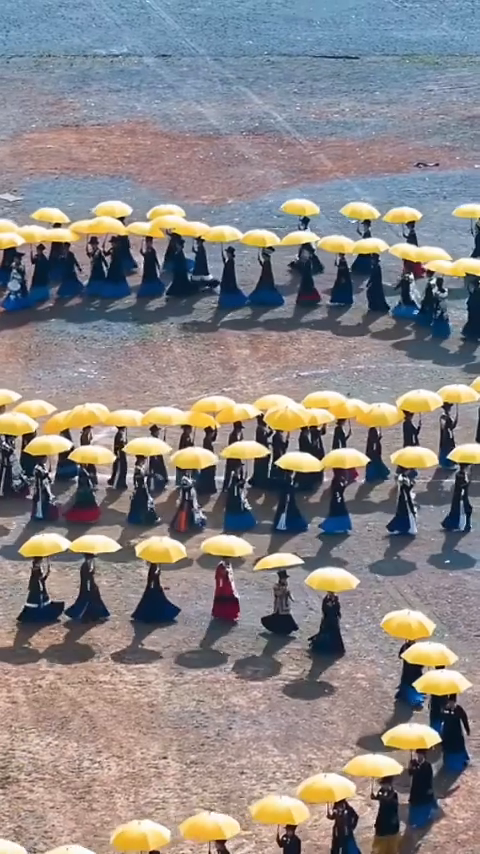 Torch Festival heats up with Duoluohe dance