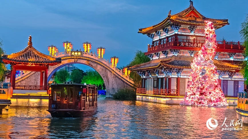 Kaifeng turns Bianhe River into popular destination